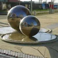 Фонтан из 2 стальных шаров (518906) ∅ 1 и ∅ 1,5 м. Аргун 